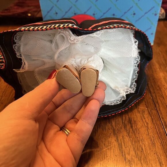 Madame Alexander doll Peru Excellent Condition With Box - Picture 7 of 8